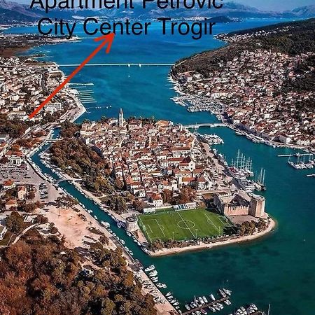Apartman Petrovic City Center Trogir Eksteriør bilde