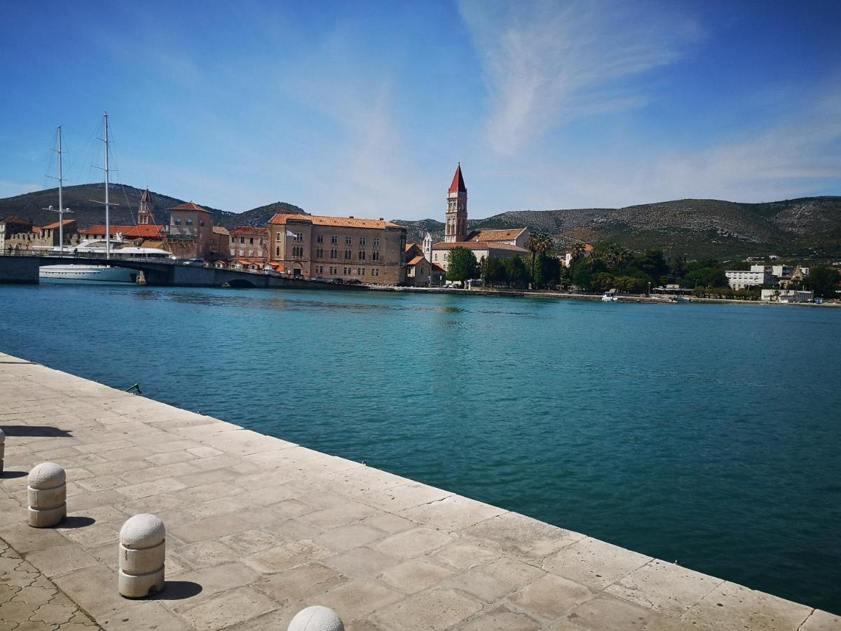 Apartman Petrovic City Center Trogir Eksteriør bilde