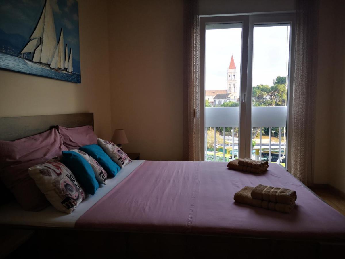Apartman Petrovic City Center Trogir Eksteriør bilde